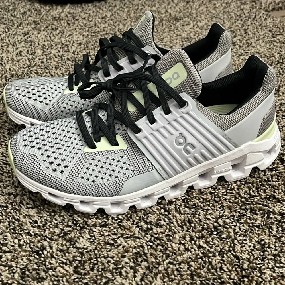On Cloud Cloudswift PR Grey & Green Sneaker, worn once